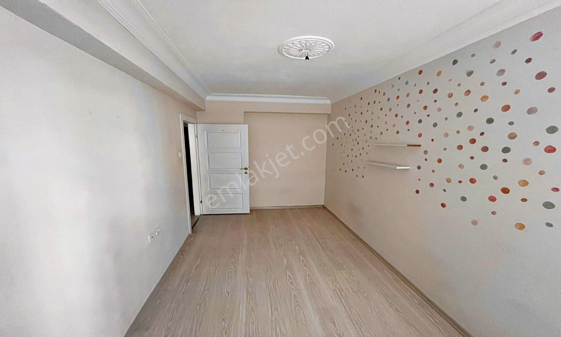 Pınarbaşı Mahallesin'de Masrafsız Kot Altında Daire Var 1+1 ! - Görsel 9