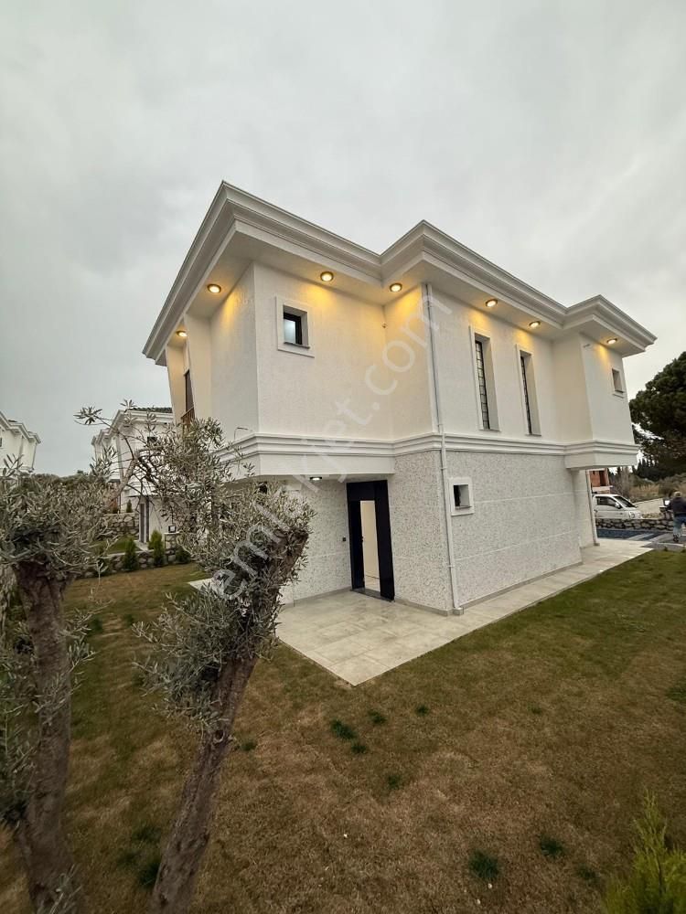 'kuşadası Davutlar Merkezde Özel Havuzlu Satılık Villa' - Görsel 18