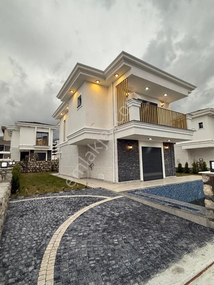 'kuşadası Davutlar Merkezde Özel Havuzlu Satılık Villa' - Görsel 3