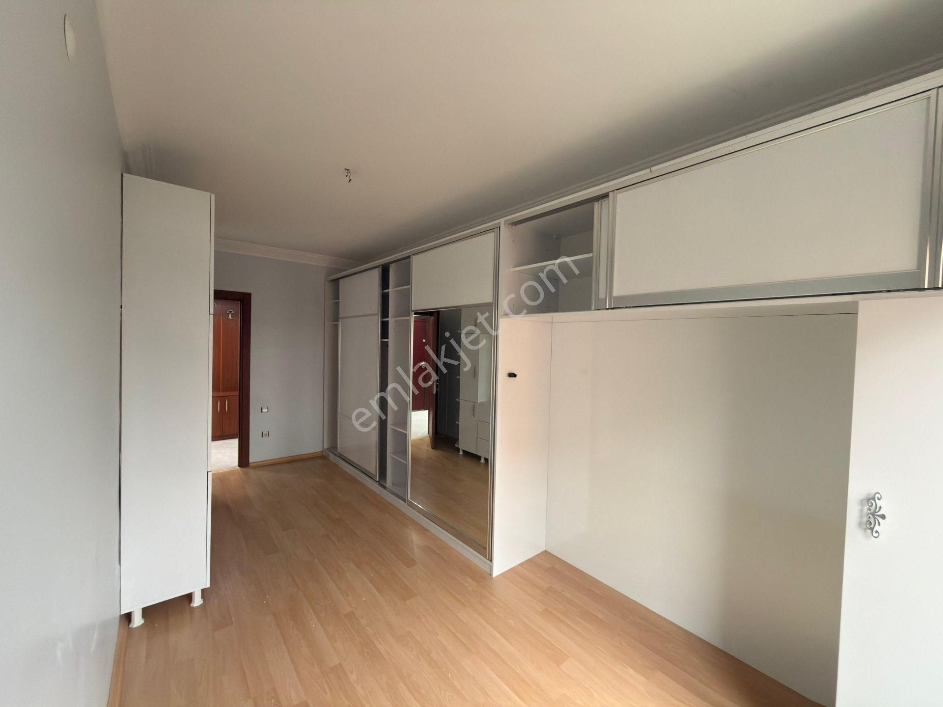 Güvenden Şehrin Göbeğinde 160m² Ara Kat Ön Cephe Satılık 3+1 - Görsel 17