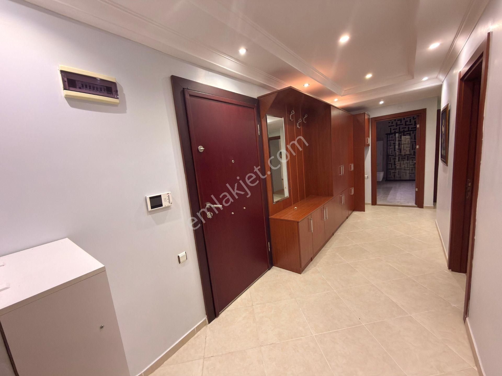 Güvenden Şehrin Göbeğinde 160m² Ara Kat Ön Cephe Satılık 3+1 - Görsel 27