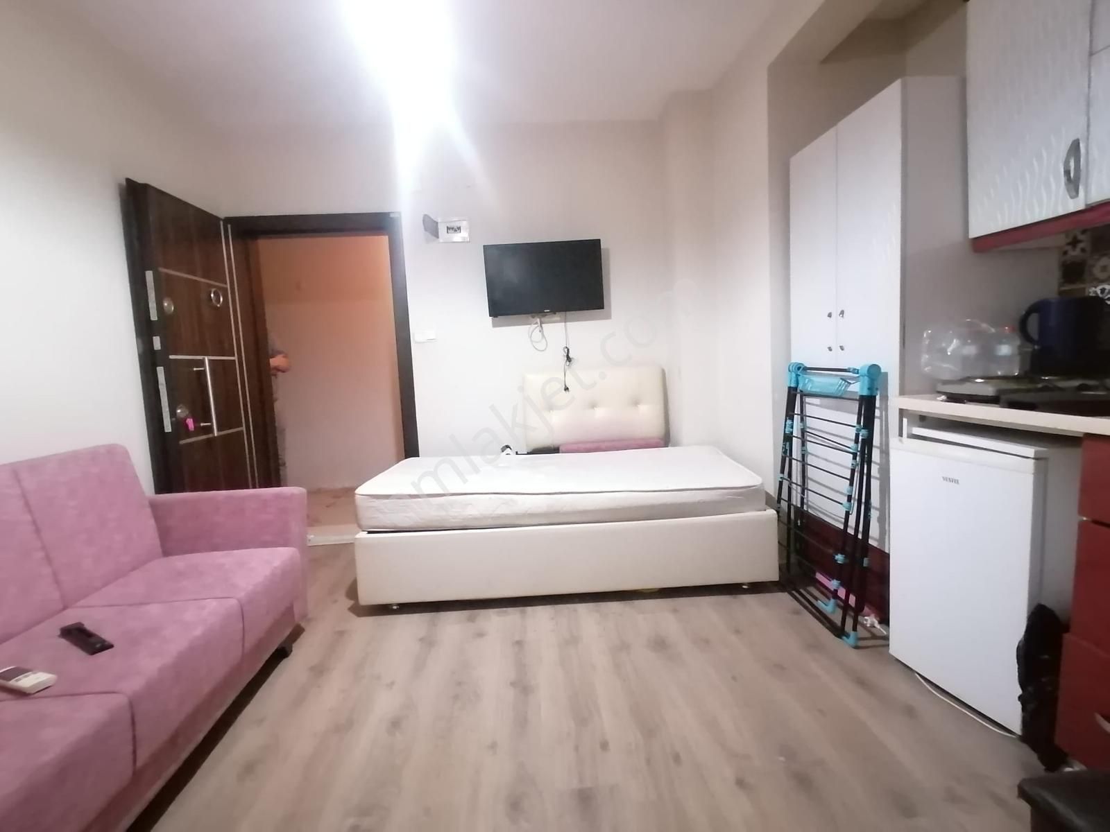 Emfadan B.evlerde Merkezi Konum Full Eşyalı 1+0 Zemin Kat Daire - Görsel 23