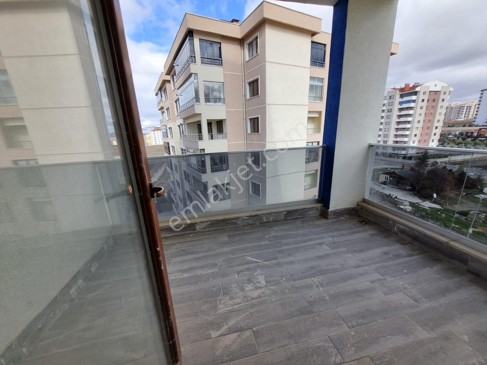 Sincan Temelli/alcı Mavi Sitede Kiralık 3+1 Kilerli Geniş Daire - Görsel 12