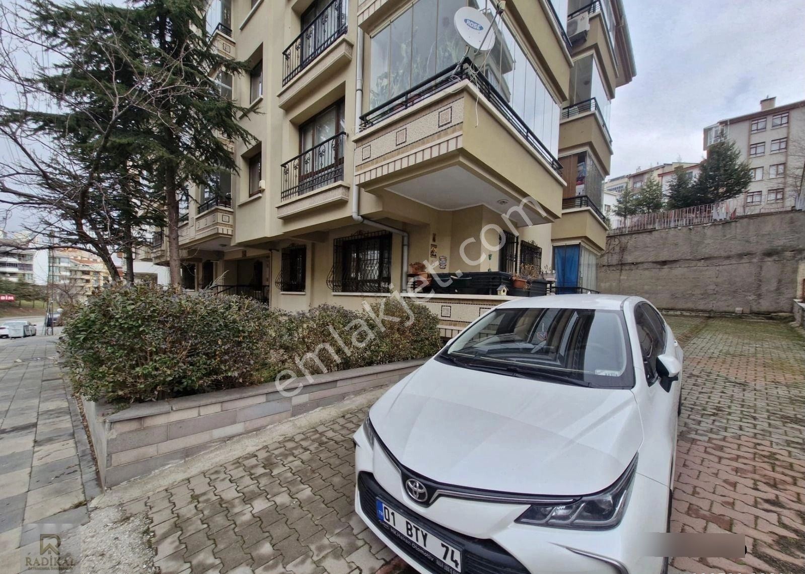 Birlik Mahallesi 393. Cadde Üzeri Asansörlü, Ara Kat, Kök Tapulu Satılık 3+1 Kupon Daire............