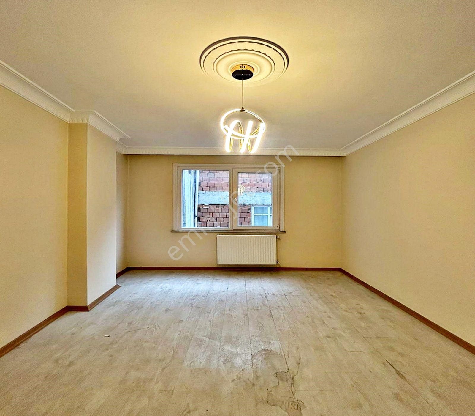Yeşilkent Mahallesinde 2+1 Balkonlu Satılık Ara Kat Daire - Görsel 4