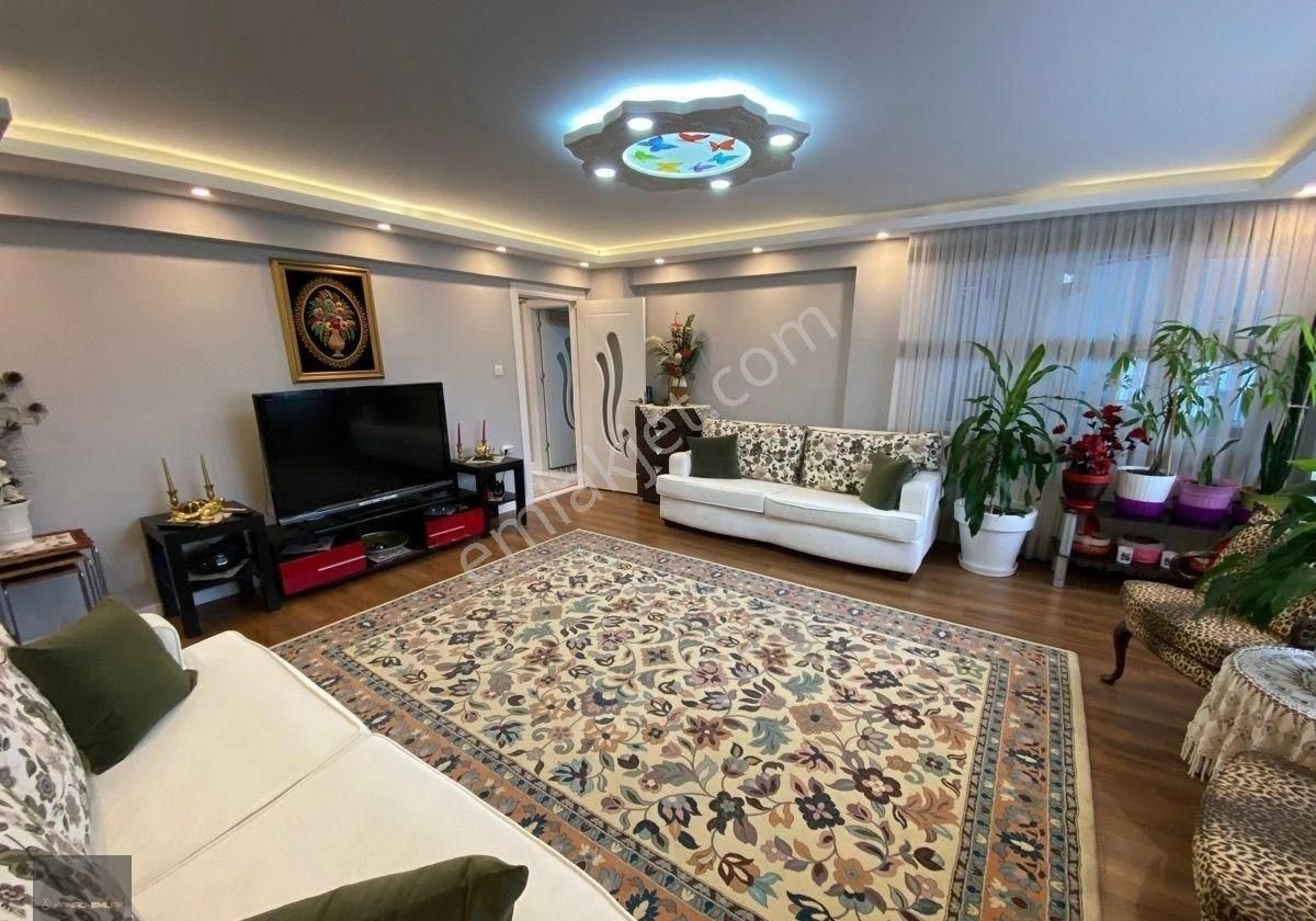 Mudanya Güzelyalı Yalı Mahallesi’nde Merkezi Konumda, Yenilenmiş 4+1 Konforlu Daire - Görsel 5
