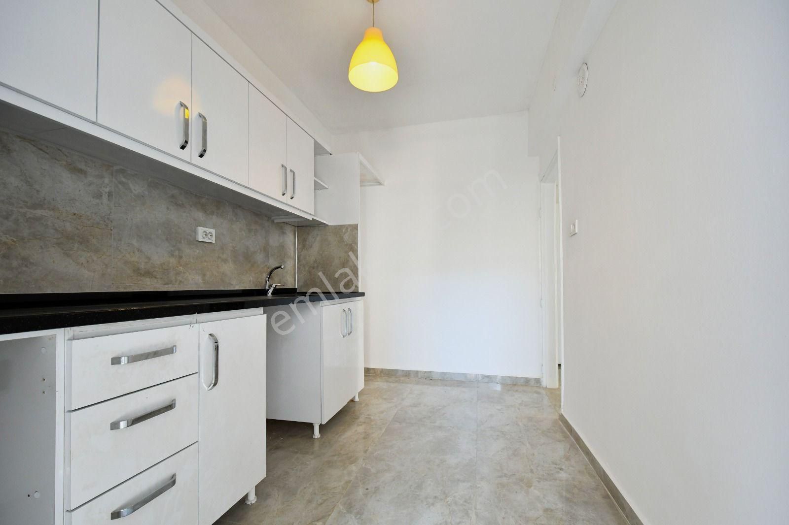 Alanya Merkezde Kiralık 2+1 Ayrı Mutfak Denize Yakın Daire - Görsel 15