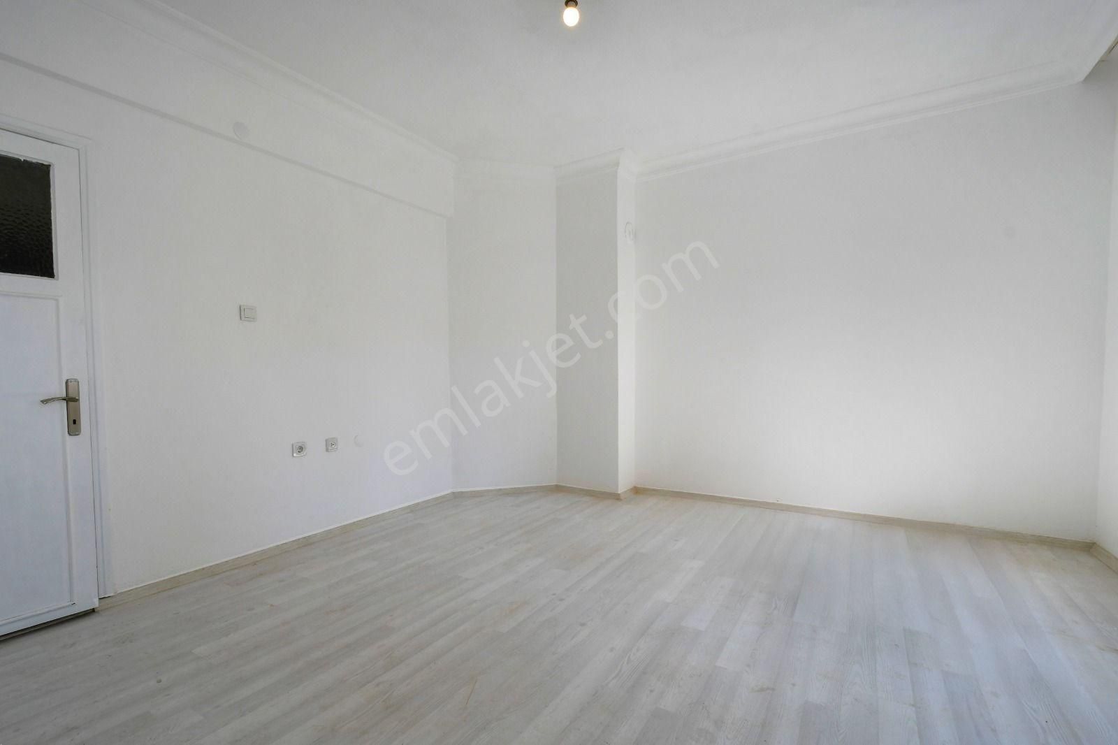 Alanya Merkezde Kiralık 2+1 Ayrı Mutfak Denize Yakın Daire - Görsel 17