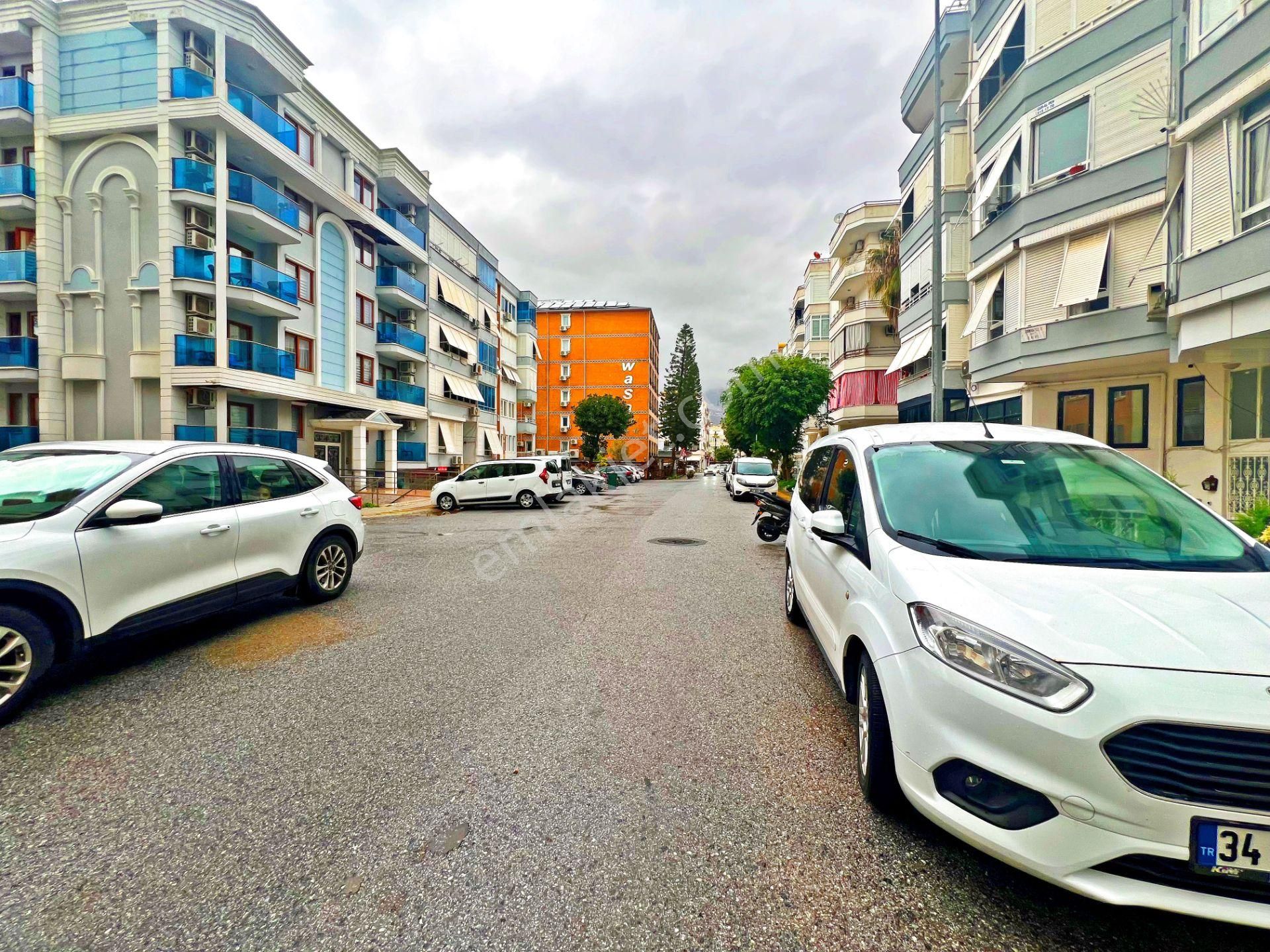 Alanya Merkezde Kiralık 2+1 Ayrı Mutfak Denize Yakın Daire - Görsel 3