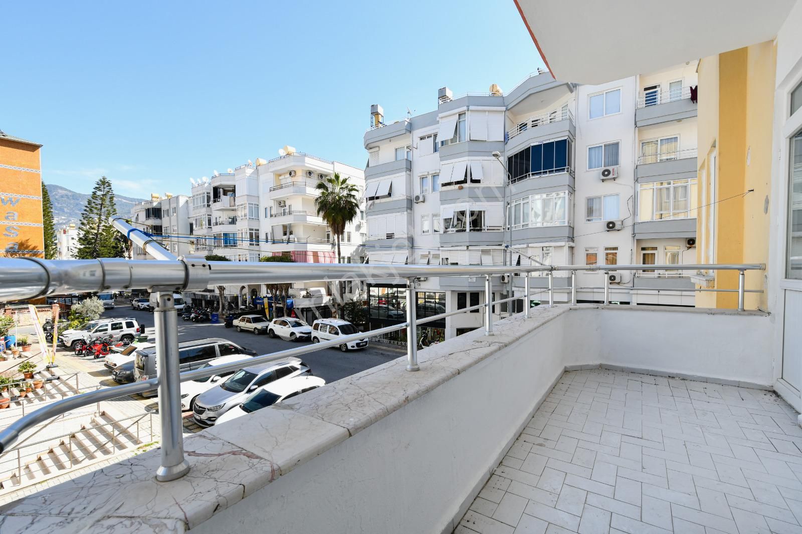 Alanya Merkezde Kiralık 2+1 Ayrı Mutfak Denize Yakın Daire - Görsel 8