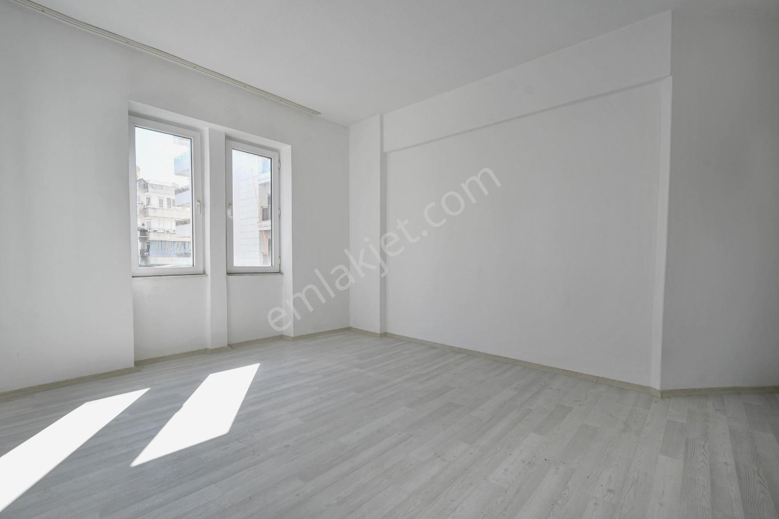 Alanya Merkezde Kiralık 2+1 Ayrı Mutfak Denize Yakın Daire - Görsel 14