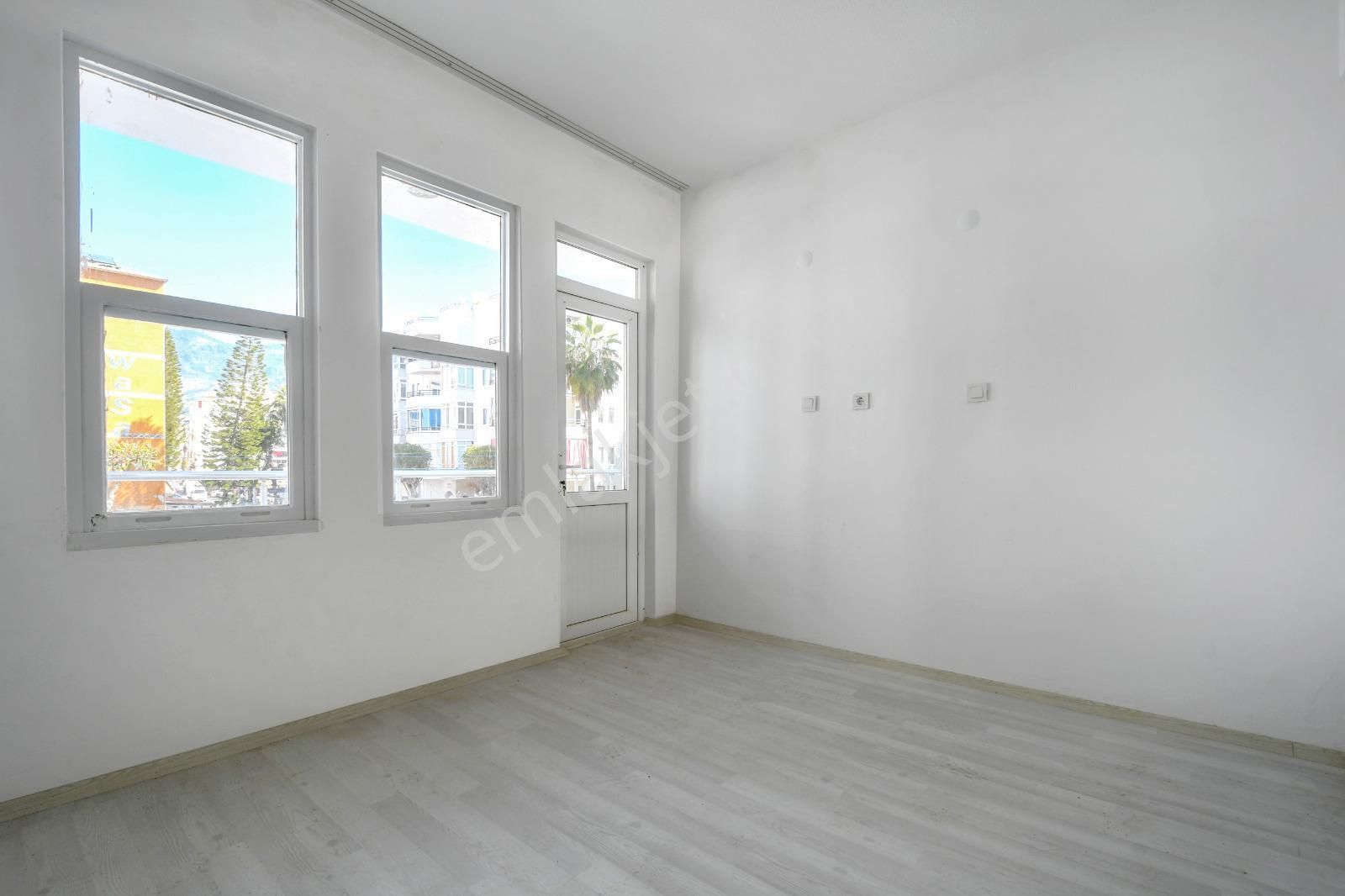 Alanya Merkezde Kiralık 2+1 Ayrı Mutfak Denize Yakın Daire - Görsel 24