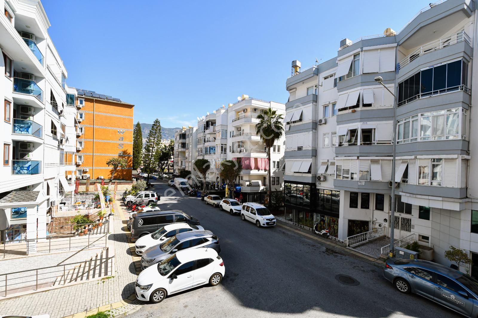 Alanya Merkezde Kiralık 2+1 Ayrı Mutfak Denize Yakın Daire - Görsel 12