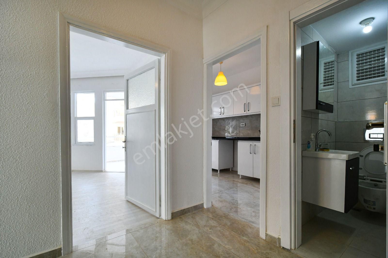 Alanya Merkezde Kiralık 2+1 Ayrı Mutfak Denize Yakın Daire - Görsel 9