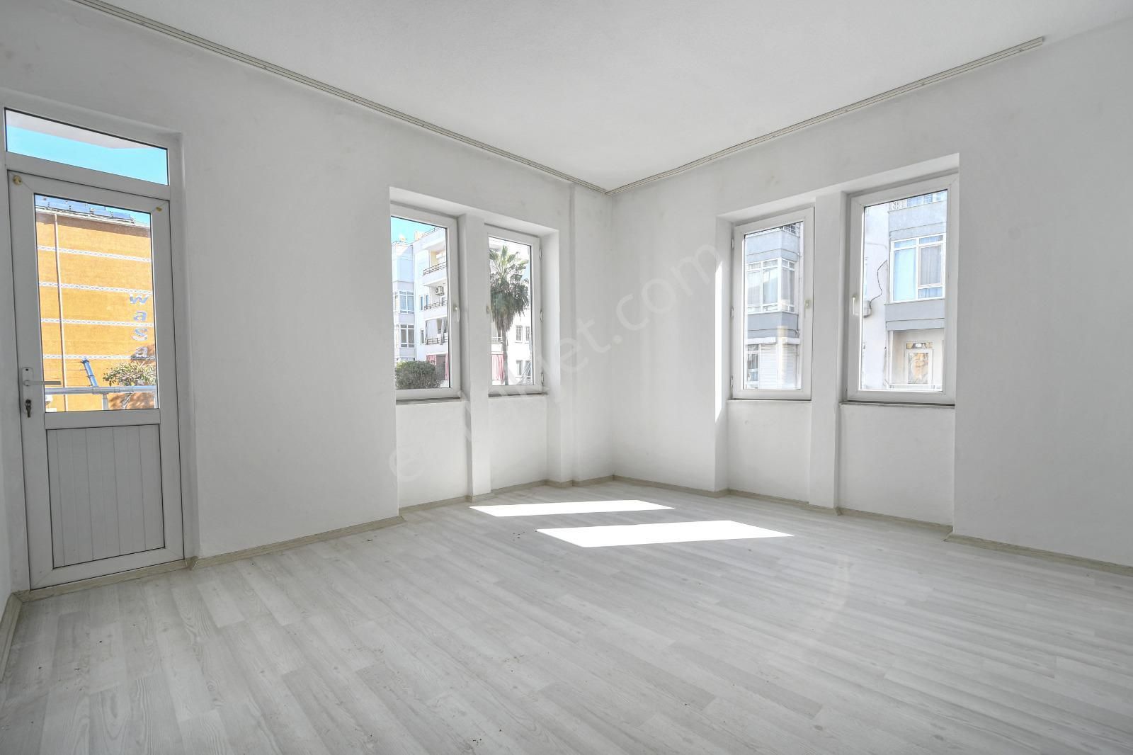 Alanya Merkezde Kiralık 2+1 Ayrı Mutfak Denize Yakın Daire - Görsel 33