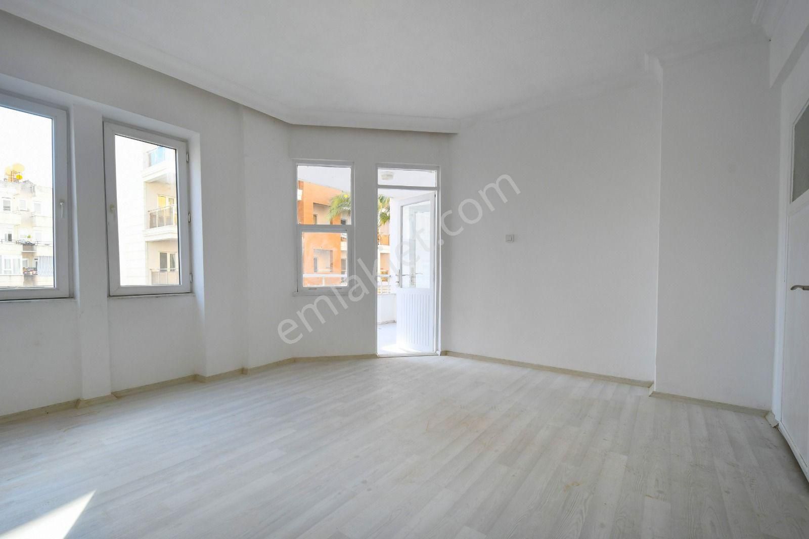 Alanya Merkezde Kiralık 2+1 Ayrı Mutfak Denize Yakın Daire - Görsel 16