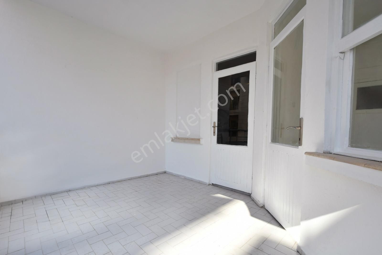 Alanya Merkezde Kiralık 2+1 Ayrı Mutfak Denize Yakın Daire - Görsel 28