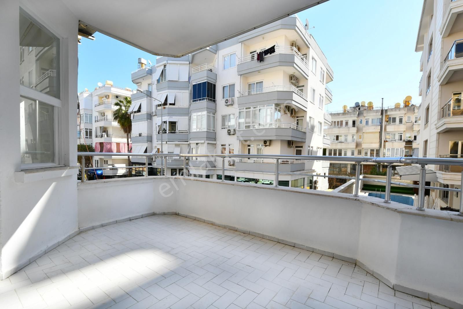 Alanya Merkezde Kiralık 2+1 Ayrı Mutfak Denize Yakın Daire - Görsel 26