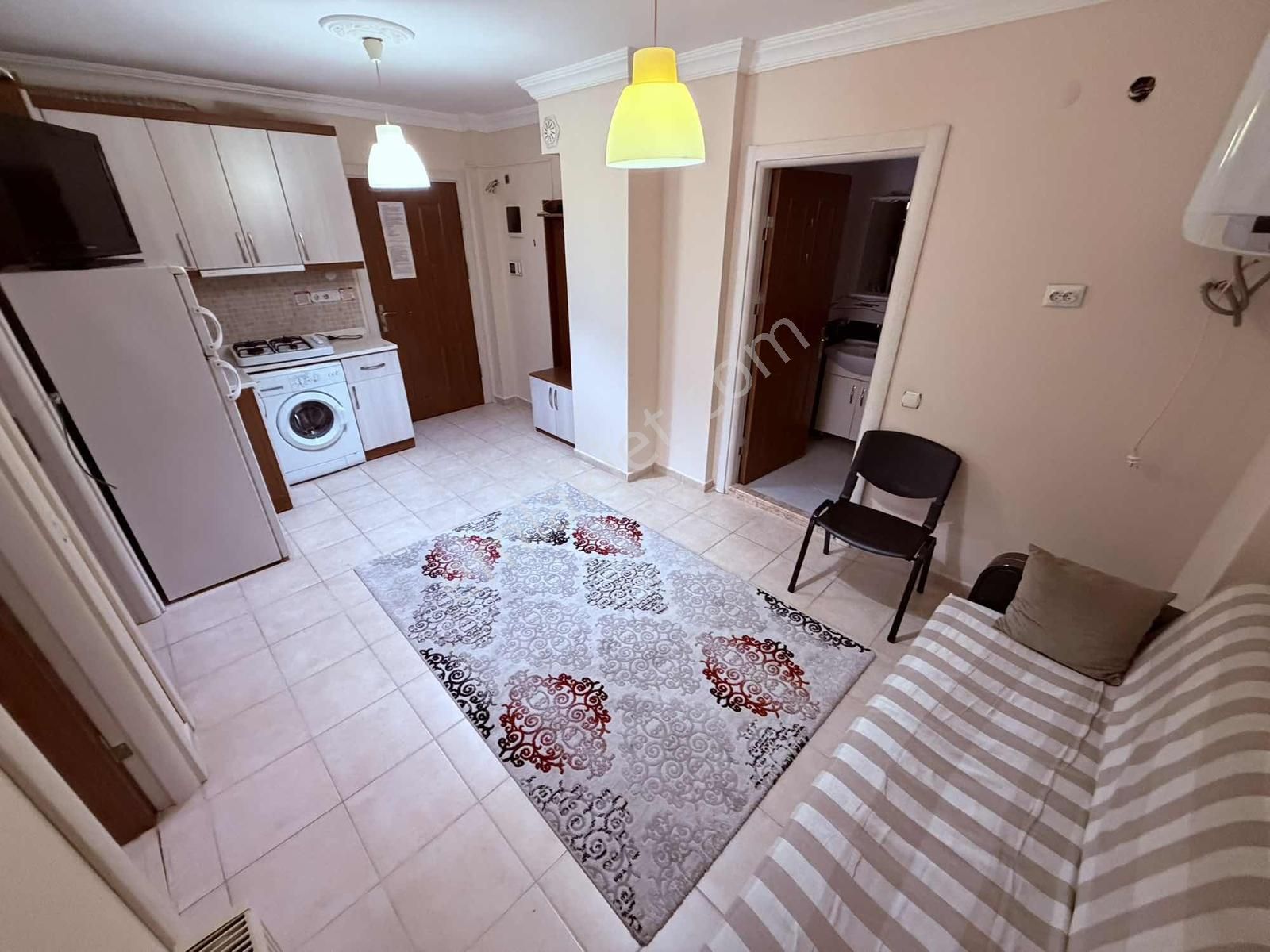 Burcu'dan Çarşı Merkez'de 2+0 Full Eşyalı Klimalı Kiralık Daire