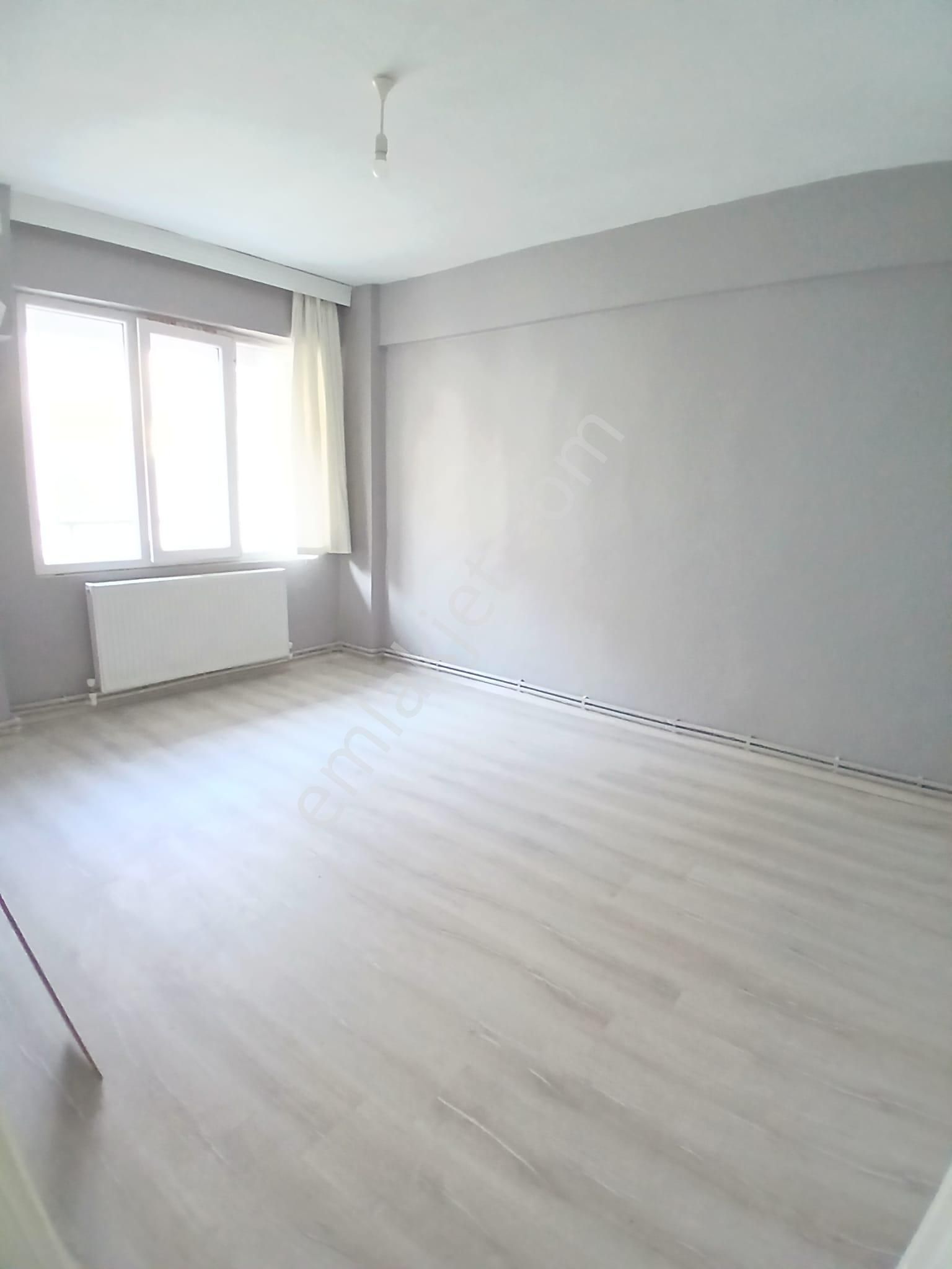 Parstan Cumhuriyette Ayrı Mutfak Doğalgazlı Geniş Ferah 2+1 - Görsel 13