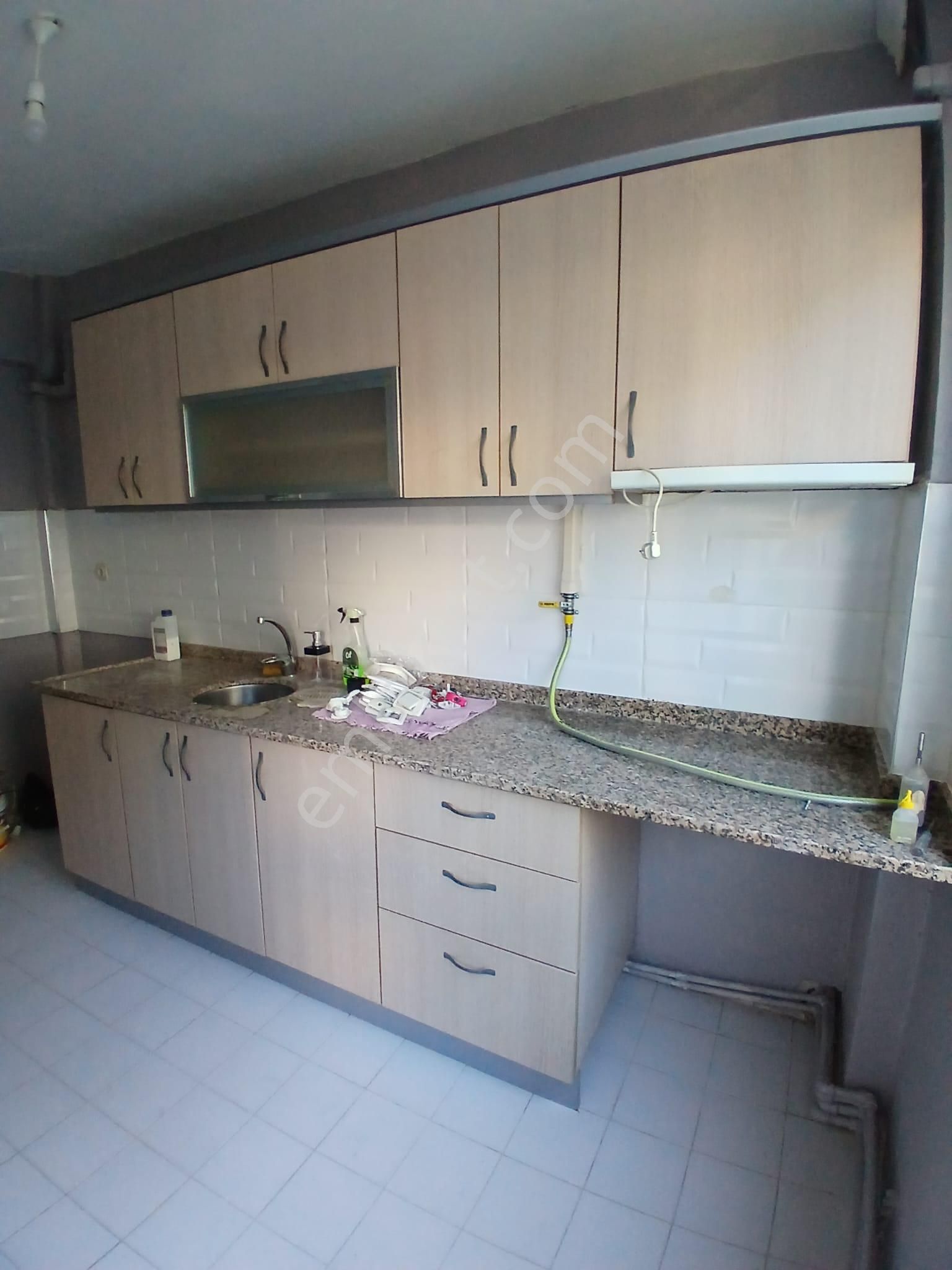 Parstan Cumhuriyette Ayrı Mutfak Doğalgazlı Geniş Ferah 2+1