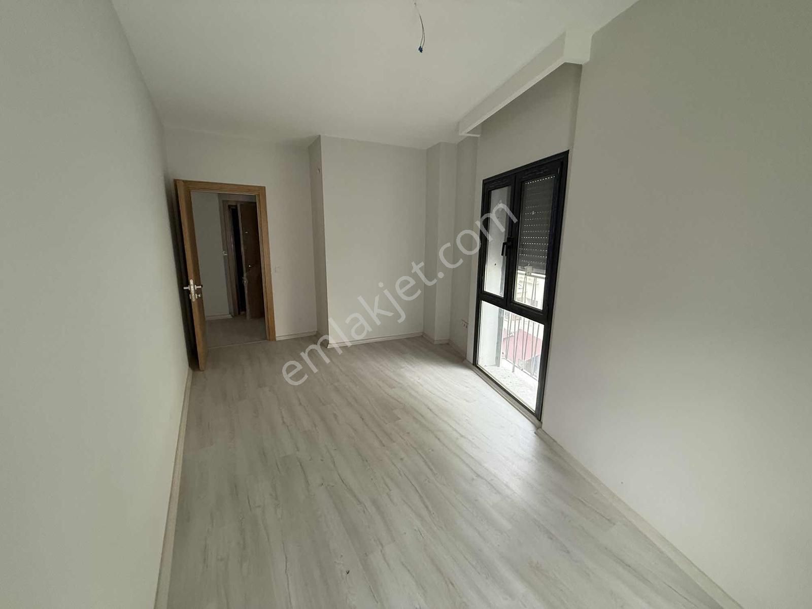 Alsancak'ta Yeni Binada Kapalı Mutfaklı Kiralık 2+1 - Görsel 11