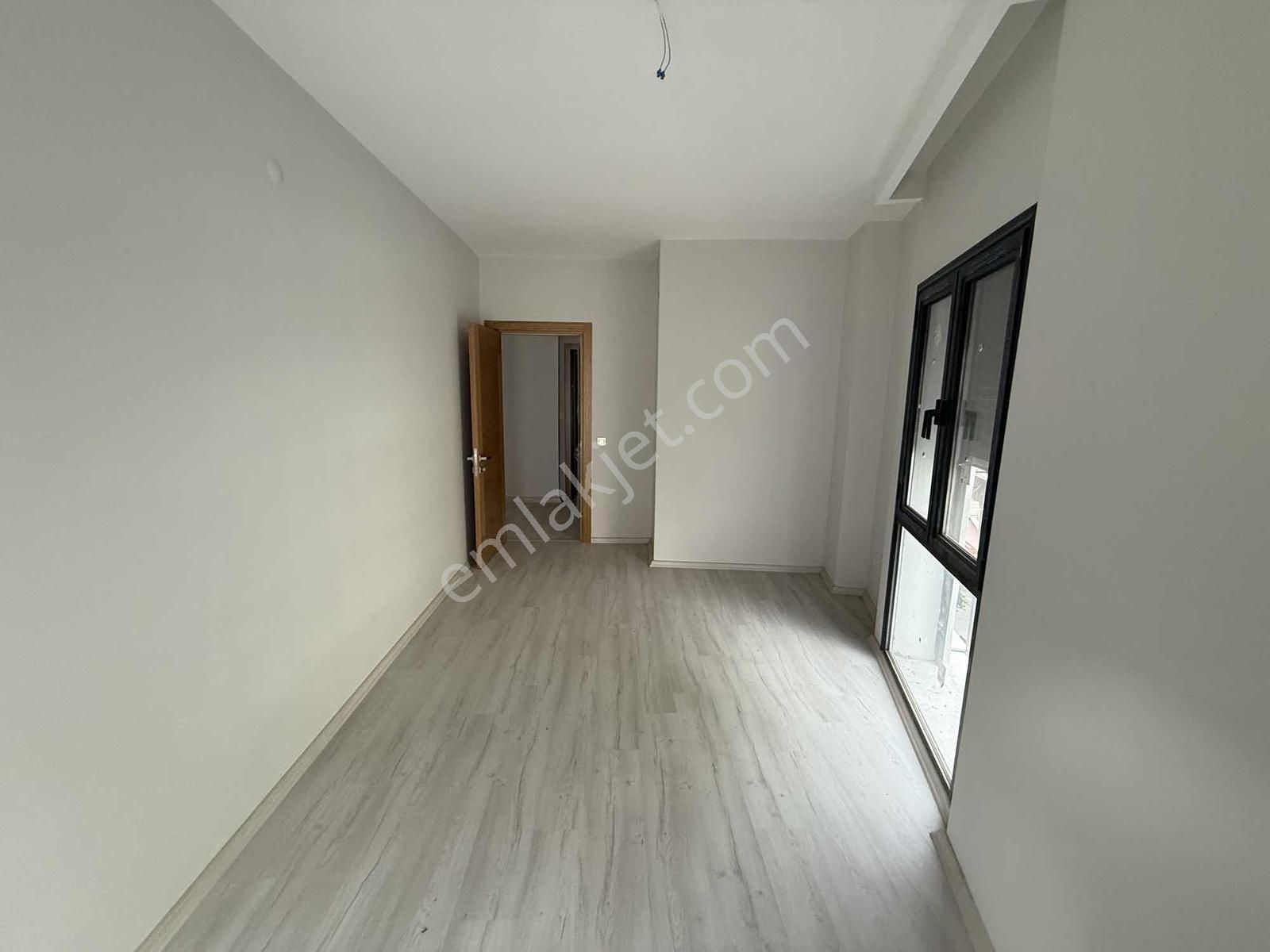 Alsancak'ta Yeni Binada Kapalı Mutfaklı Kiralık 2+1 - Görsel 2