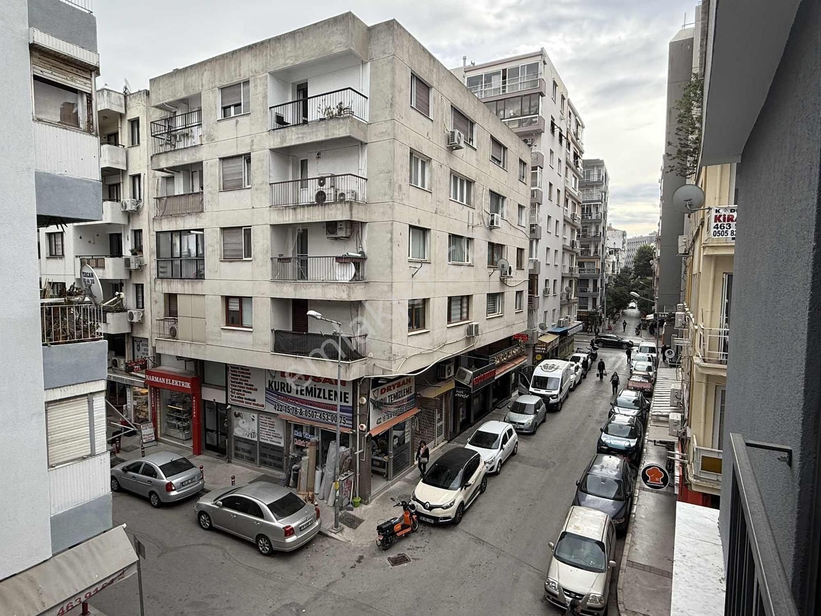 Alsancak'ta Yeni Binada Kapalı Mutfaklı Kiralık 2+1 - Görsel 14
