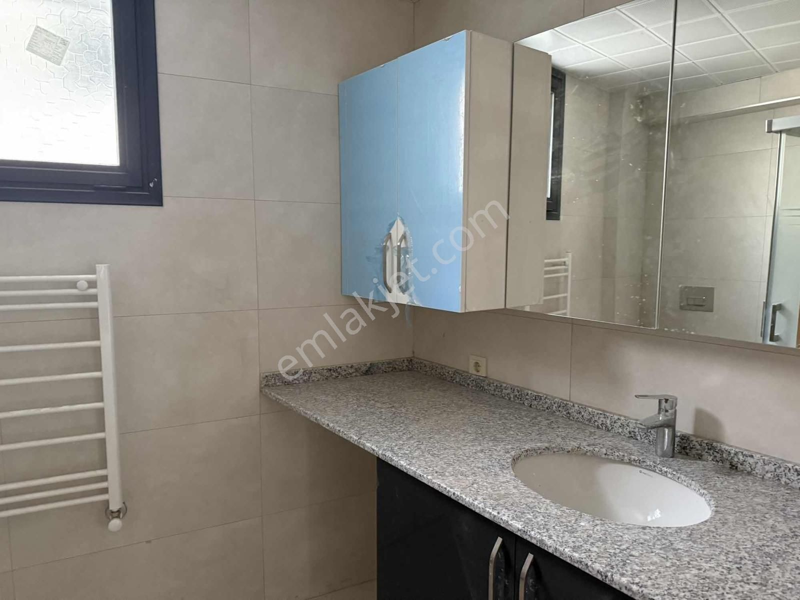 Alsancak'ta Yeni Binada Kapalı Mutfaklı Kiralık 2+1 - Görsel 3