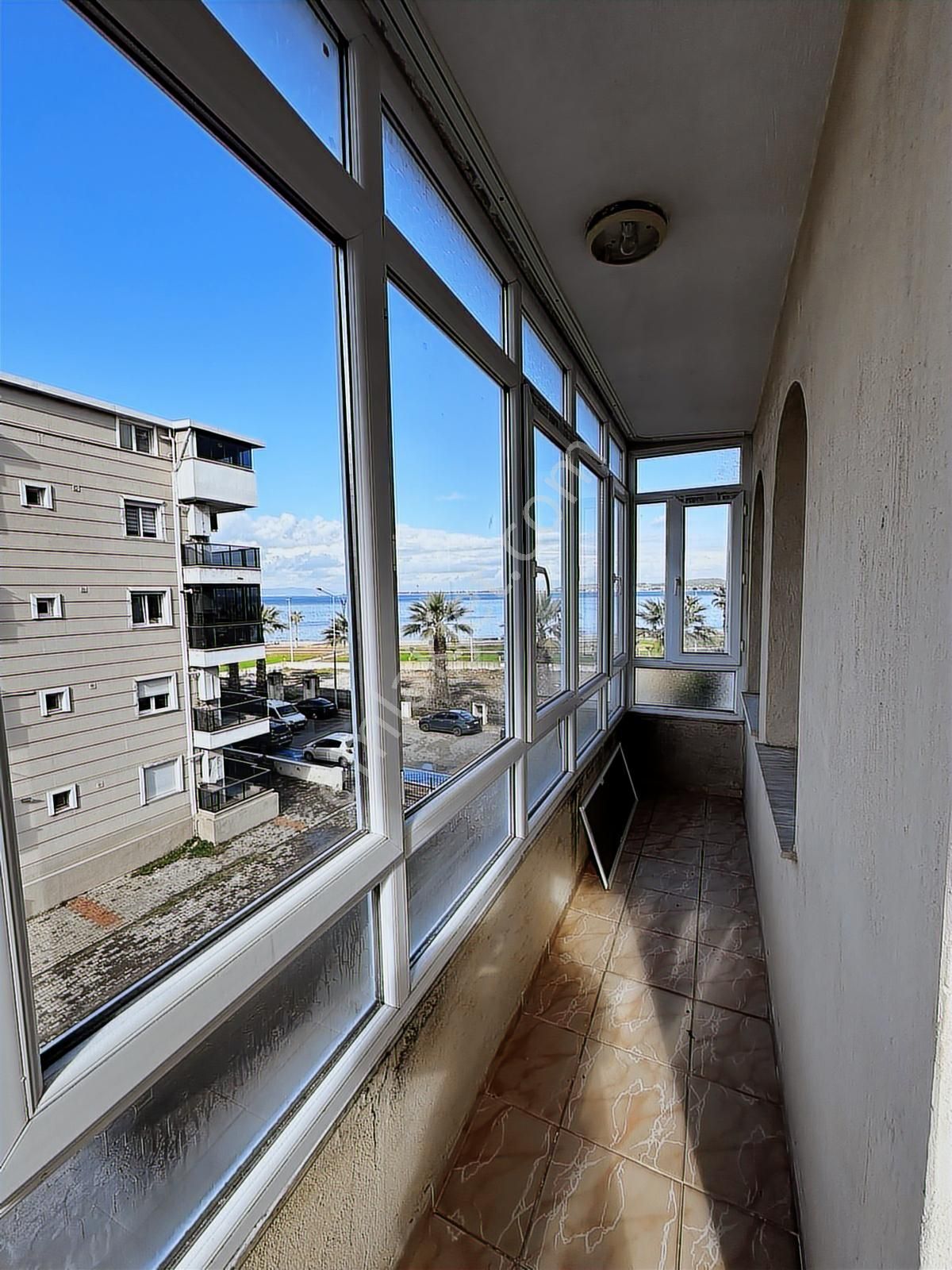 Aliağa'da Denize Sıfır 3+1 Doğalgazlı Satılık Daire - Görsel 25