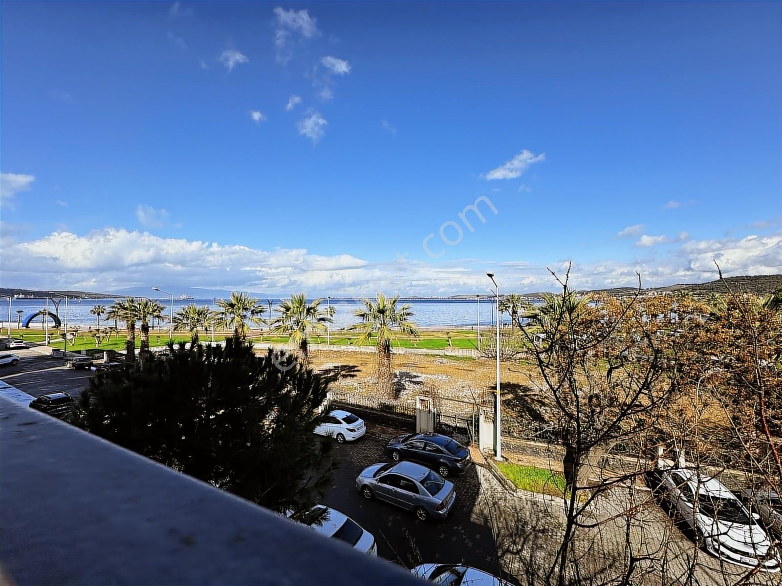 Aliağa'da Denize Sıfır 3+1 Doğalgazlı Satılık Daire - Görsel 15