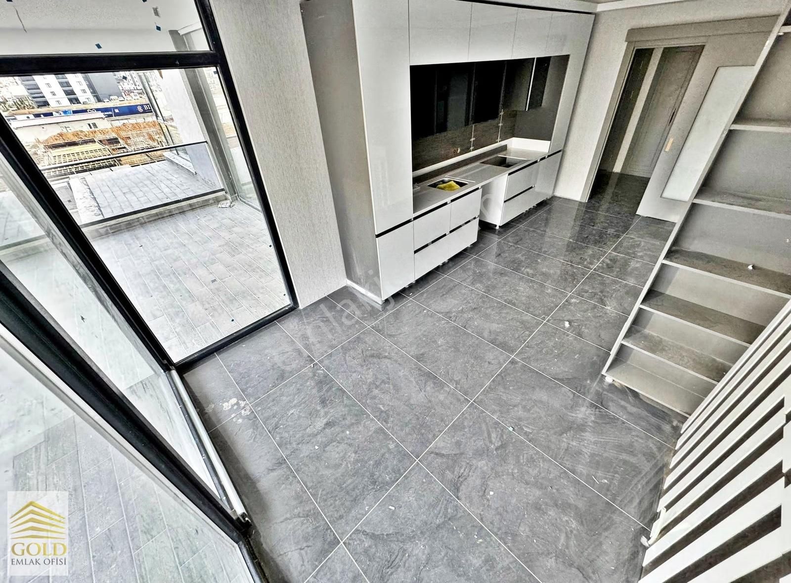 Gold'tan Ovacık Merkezde Site İçi Yüksek Katta Uygun Fiyata 4+1 - Görsel 4