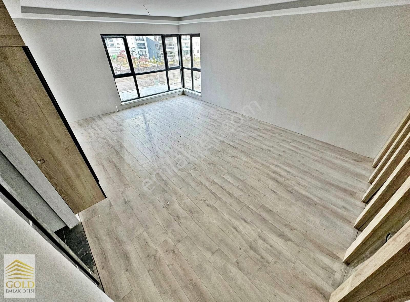 Gold'tan Ovacık Merkezde Site İçi Yüksek Katta Uygun Fiyata 4+1 - Görsel 6