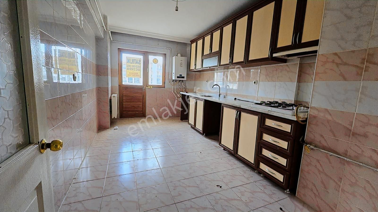 3+1 Kat 1 Ön Cephe Bağımsız Merkezi Konum'da 120 M2 Kombili - Görsel 15