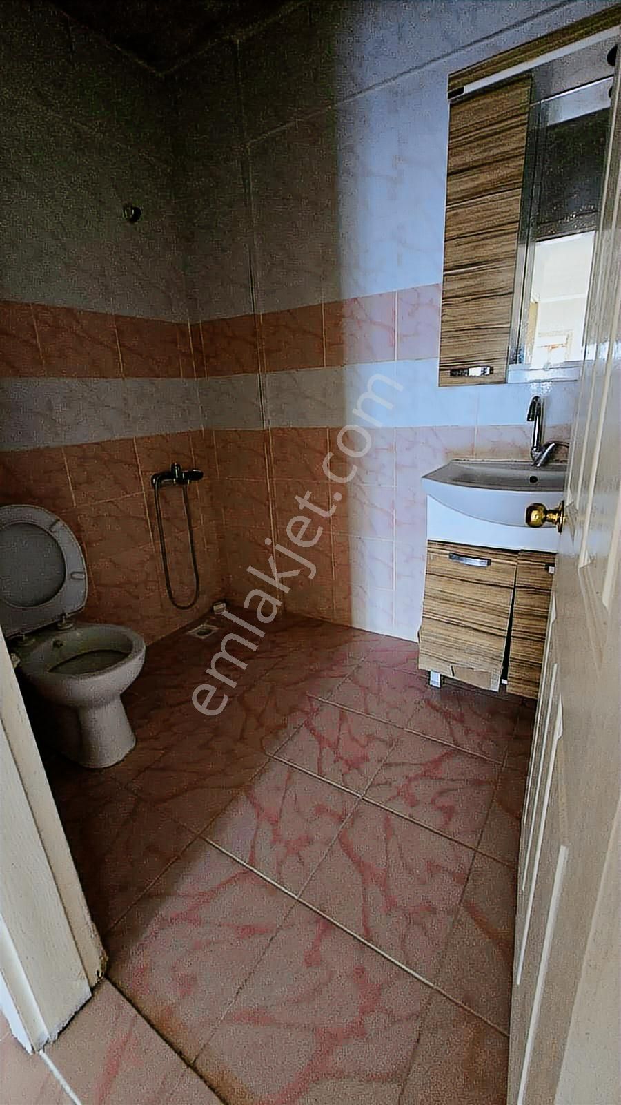 3+1 Kat 1 Ön Cephe Bağımsız Merkezi Konum'da 120 M2 Kombili - Görsel 13