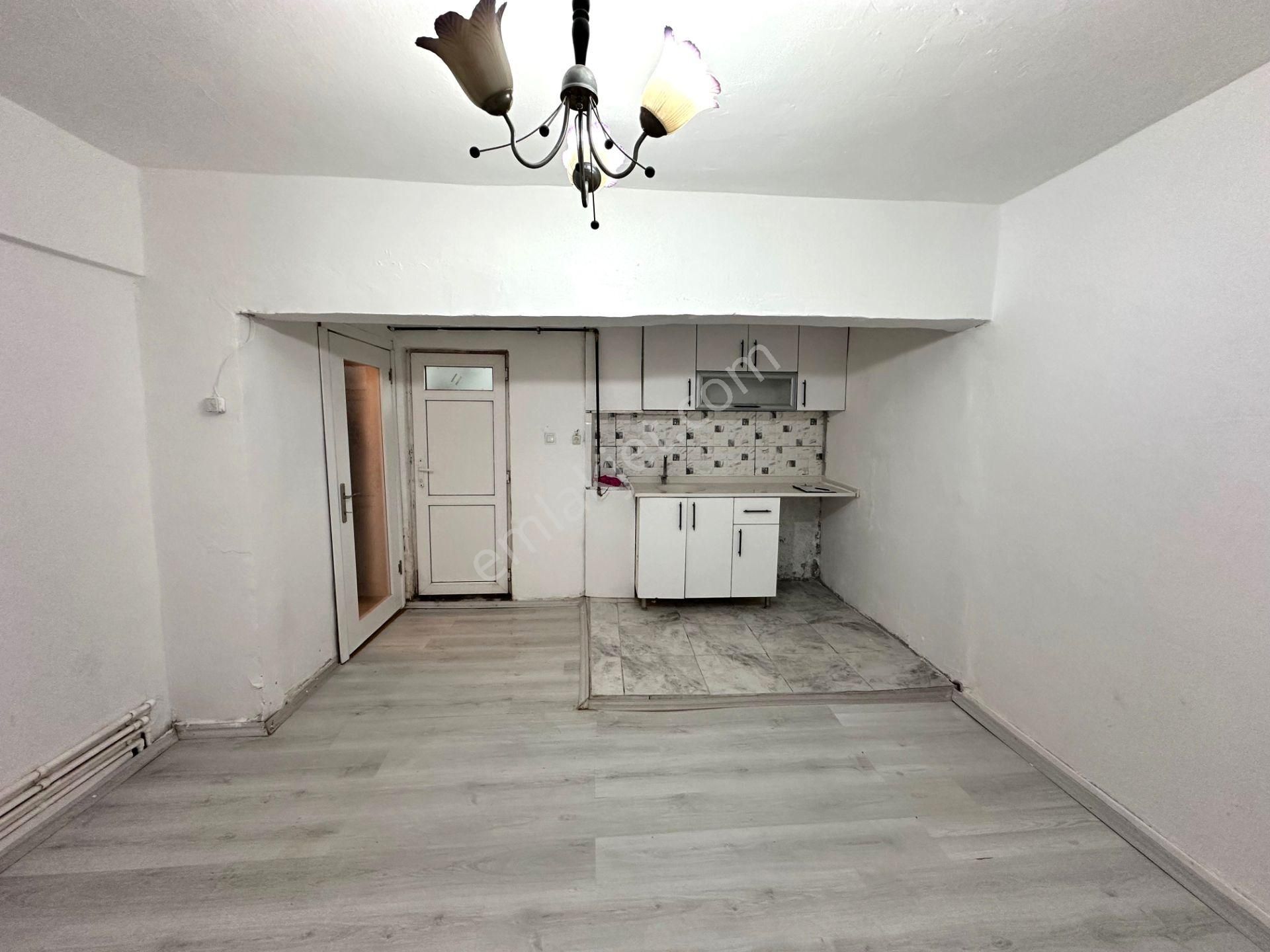 Uzman Emlak'tan Foça Sokak'ta Uygun Fiyatlı 1+1 Daire - Görsel 5