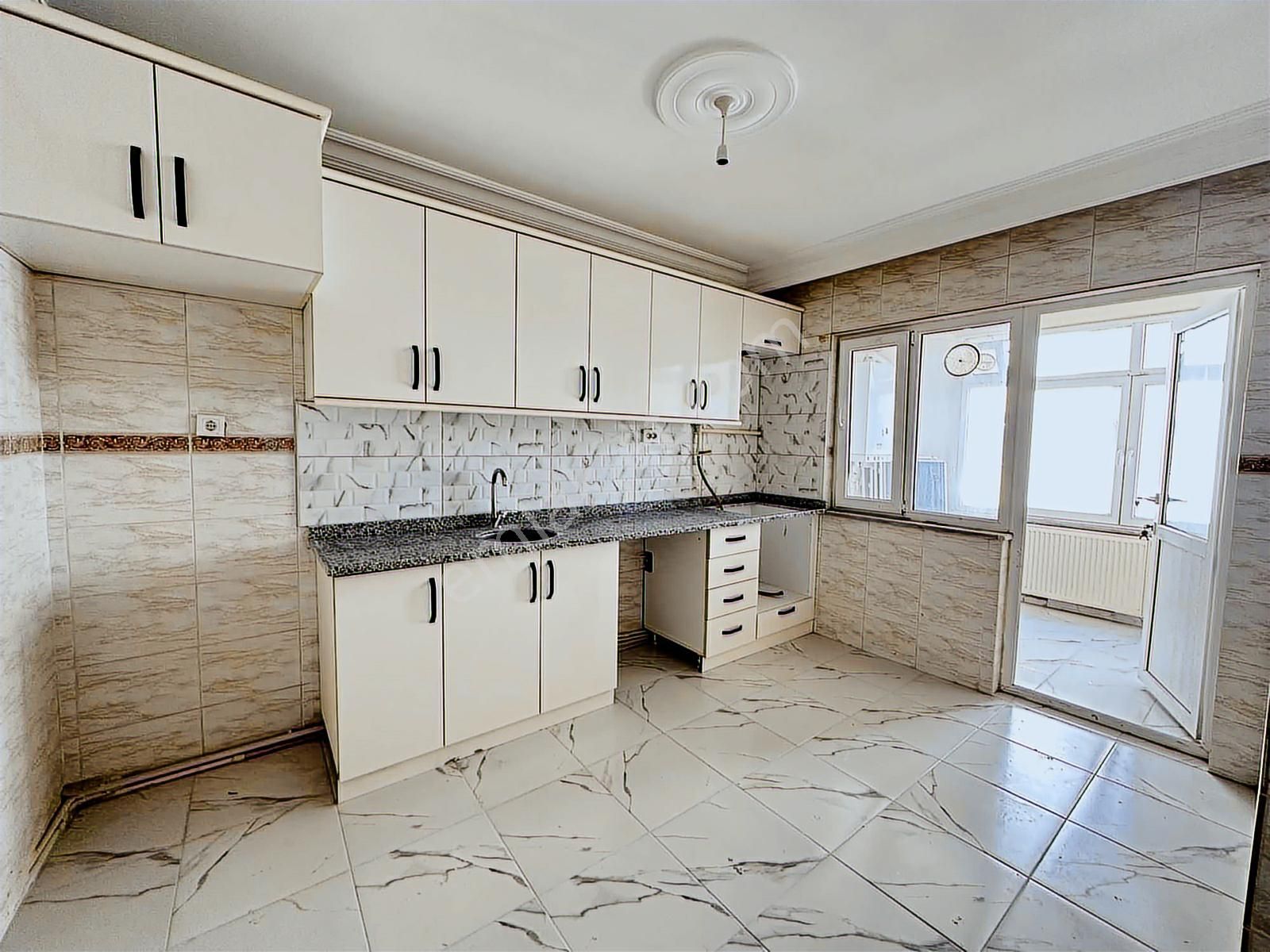 Tuğra'dan Hürriyet Mah. Antik Kent Sitesinde 3+1 Masrafsız Daire - Görsel 28