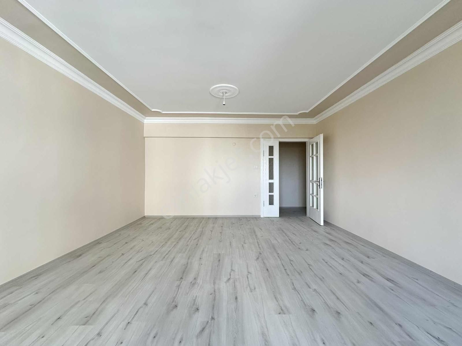 Tuğra'dan Hürriyet Mah. Antik Kent Sitesinde 3+1 Masrafsız Daire - Görsel 7