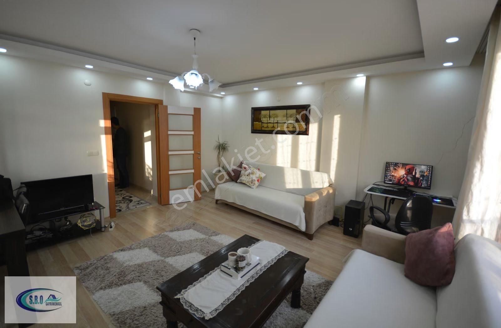 Cadde Üzerinde Çift Balkonlu Kiralık 90 M² Eşyalı Lüks 2+1 Daire - Görsel 18