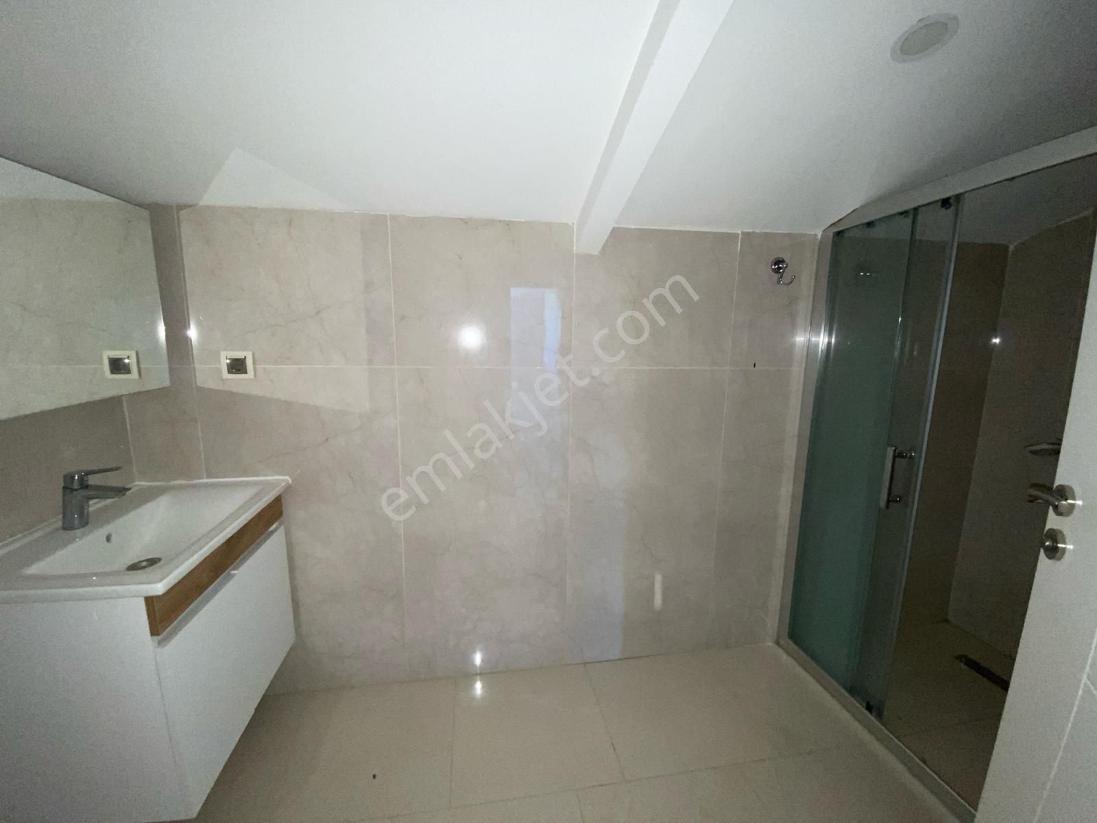 Kuşadası Otogar Yanı Kiralık 4+1 Dubleks Daire - Görsel 14