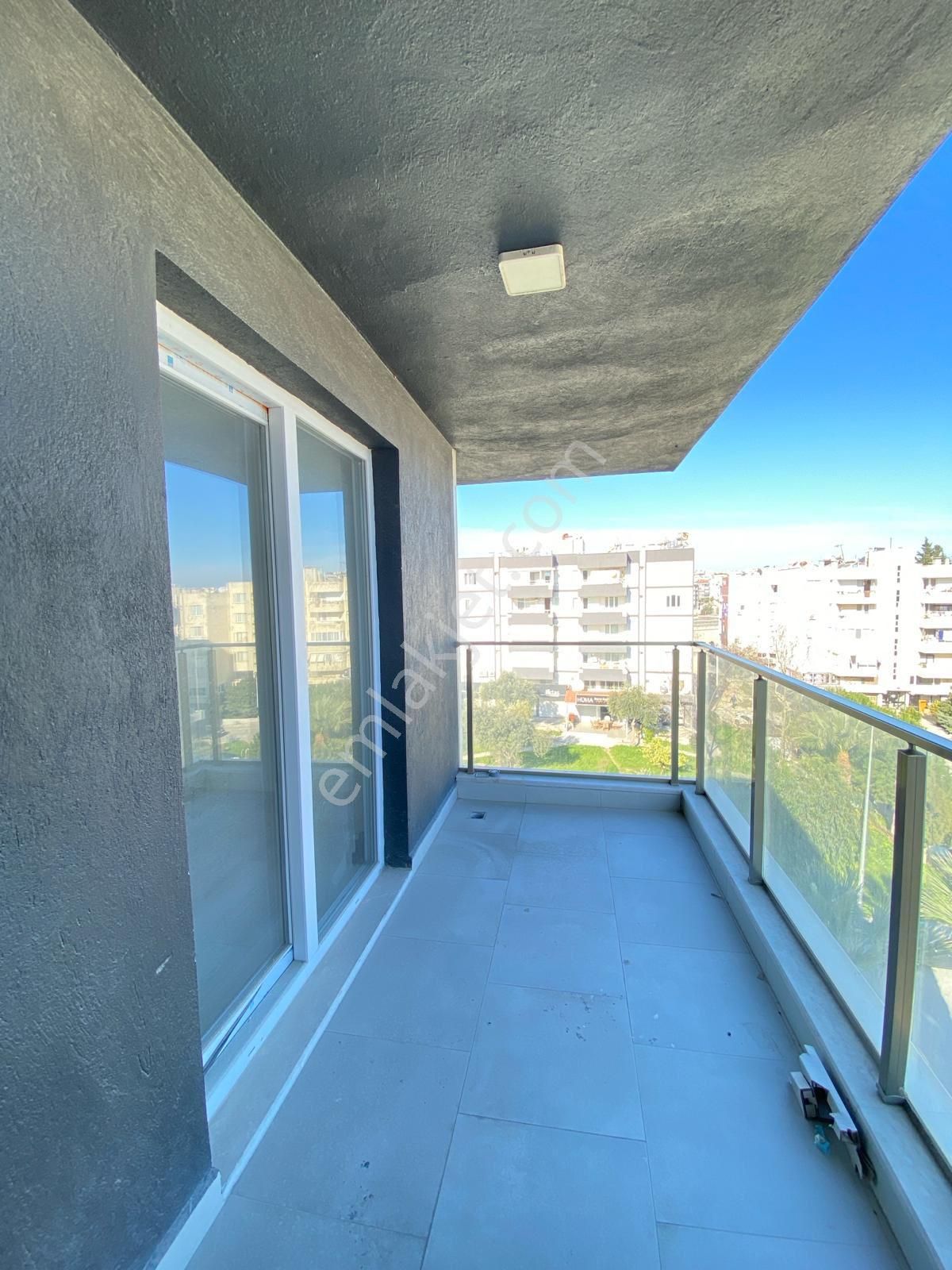 Kuşadası Otogar Yanı Kiralık 4+1 Dubleks Daire - Görsel 17