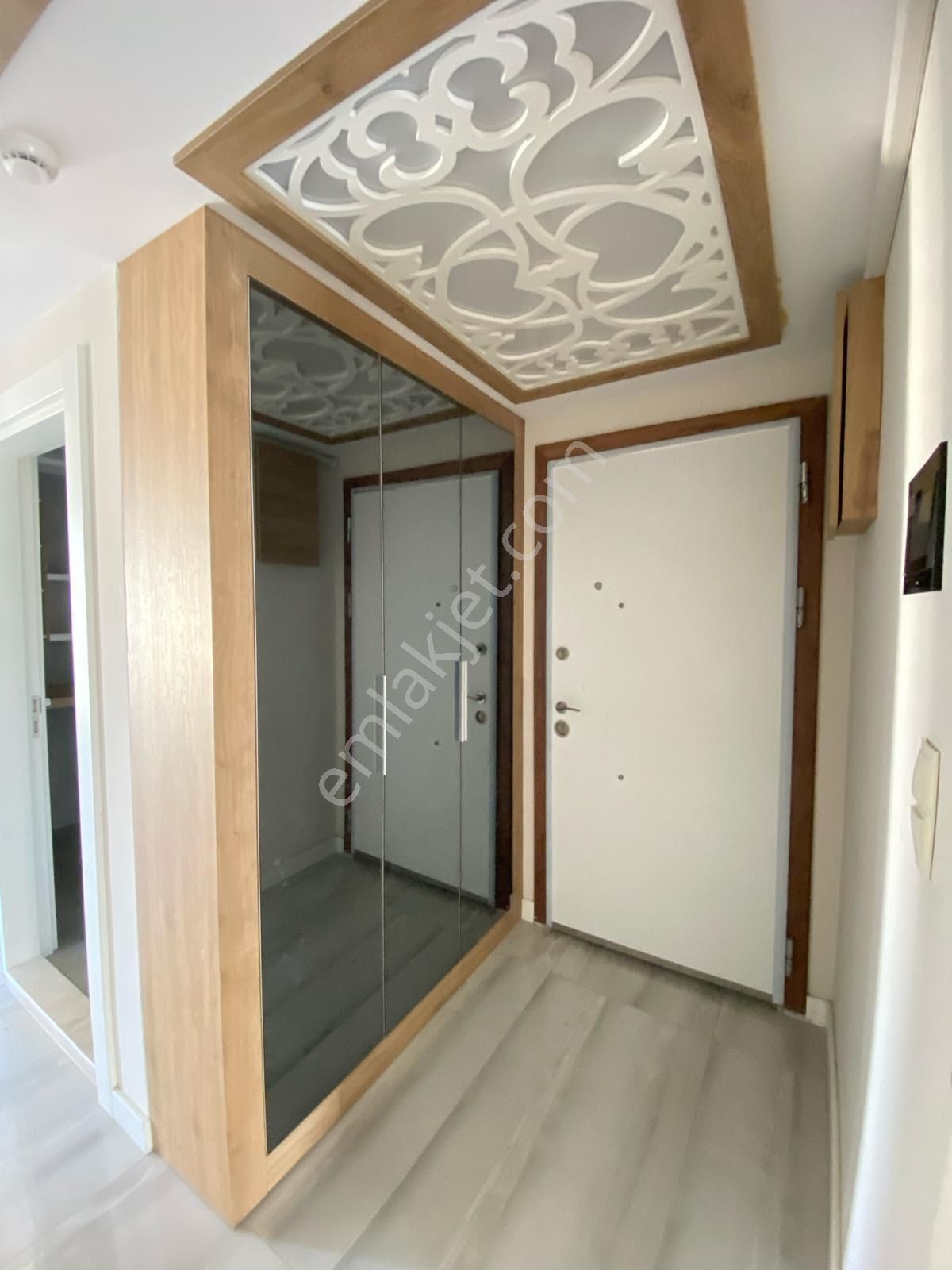 Kuşadası Otogar Yanı Kiralık 4+1 Dubleks Daire - Görsel 16
