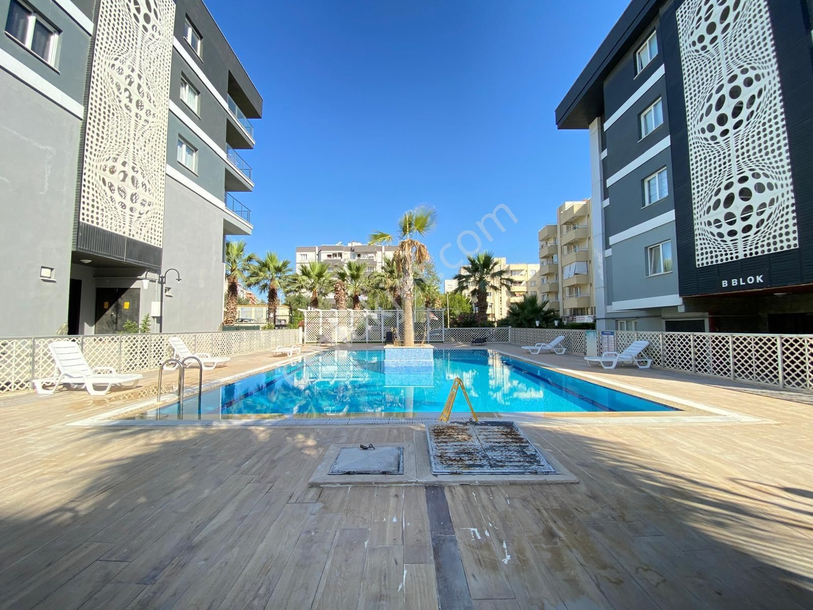 Kuşadası Otogar Yanı Kiralık 4+1 Dubleks Daire