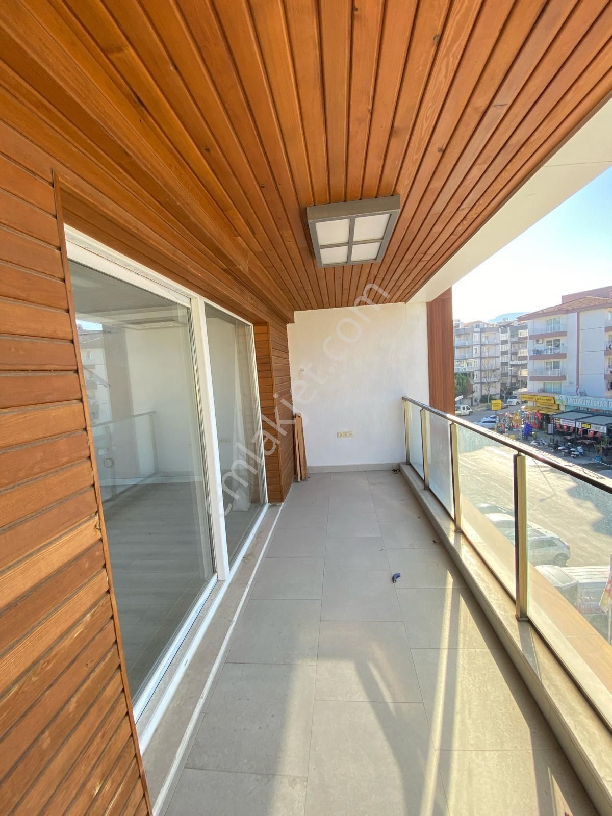 Kuşadası Otogar Yanı Kiralık 4+1 Dubleks Daire - Görsel 18