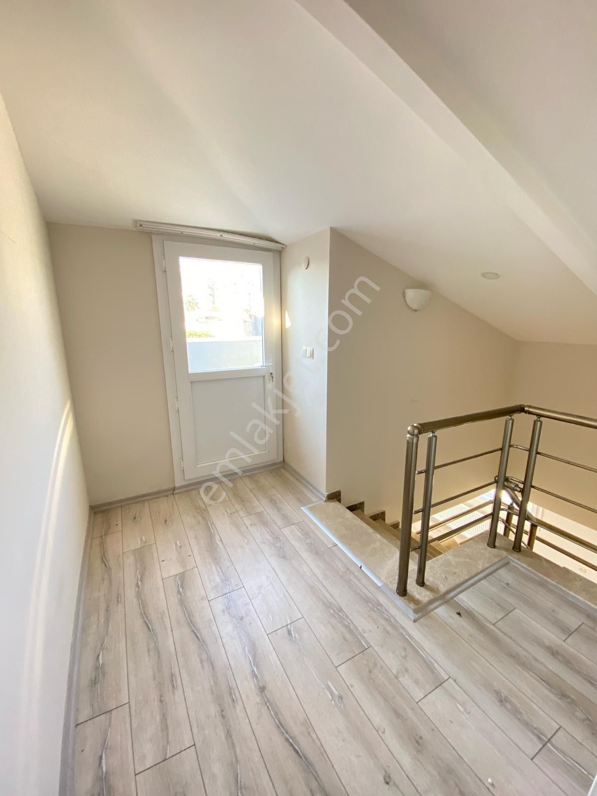 Kuşadası Otogar Yanı Kiralık 4+1 Dubleks Daire - Görsel 7