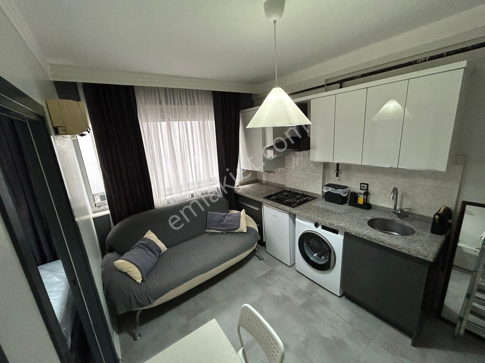 Adana Beyazevlerde Eşyaları Kullanılmamış Eşyalı Ev Merkezi Konumda Kiralık 1+1 - Görsel 9