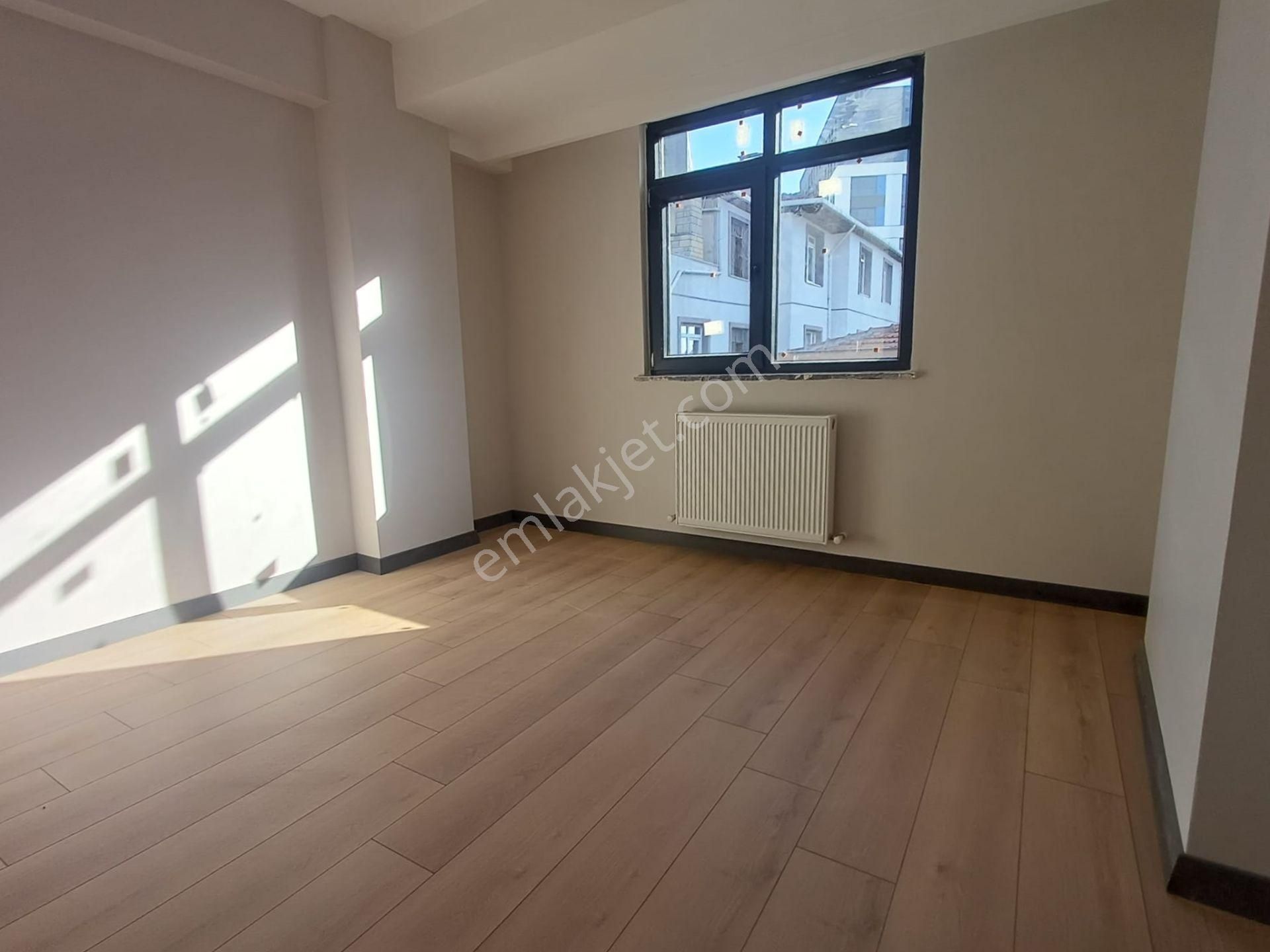Mertcan Dan Hürriyet Mah Ebeveyn Banyolu 3+1 Arakat Lüks Daire - Görsel 10