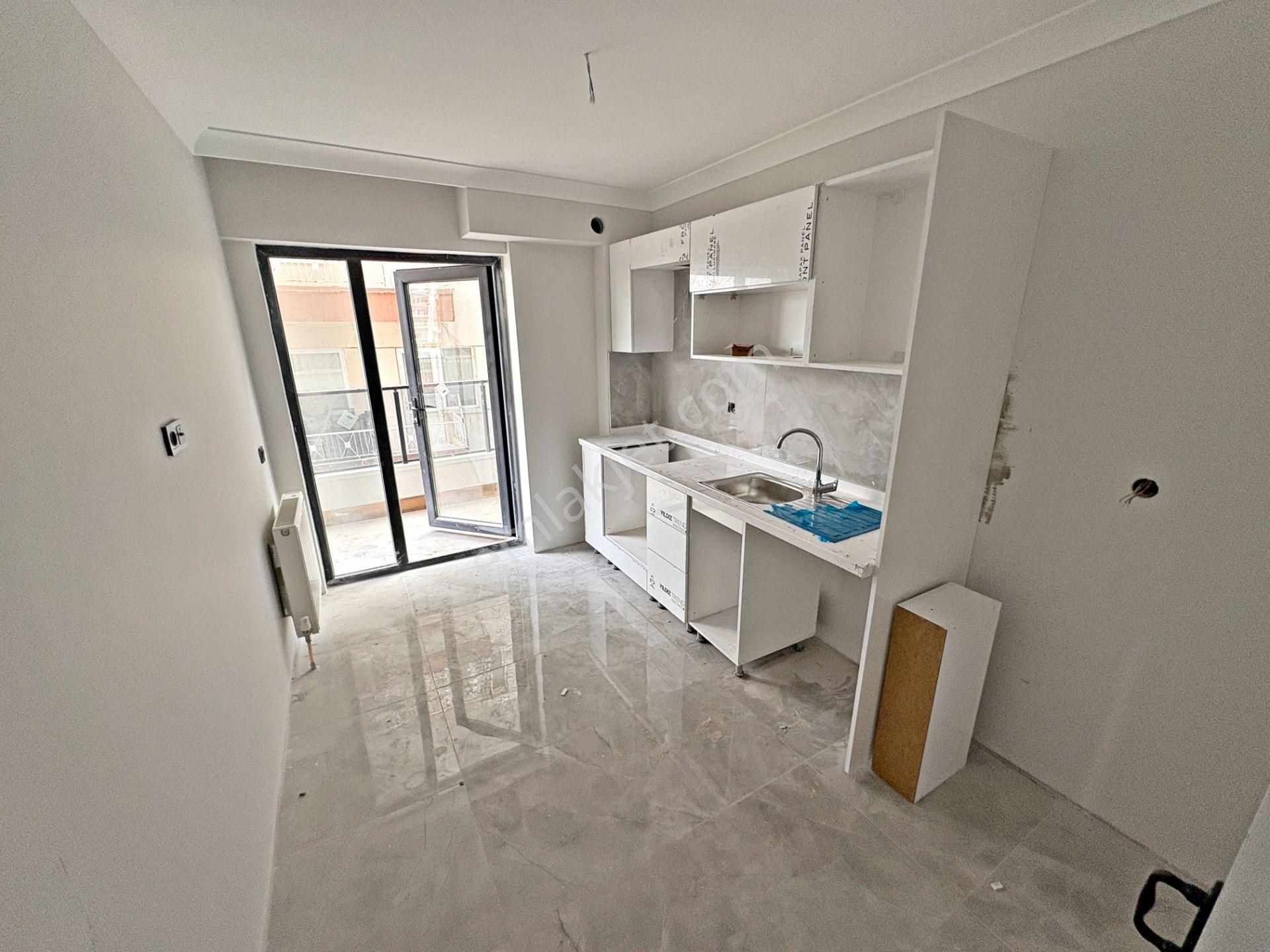 2+1 Sıfır Oturuma Hazır Etlik Merkezde Asansörlü İskanlı Fırsat - Görsel 3