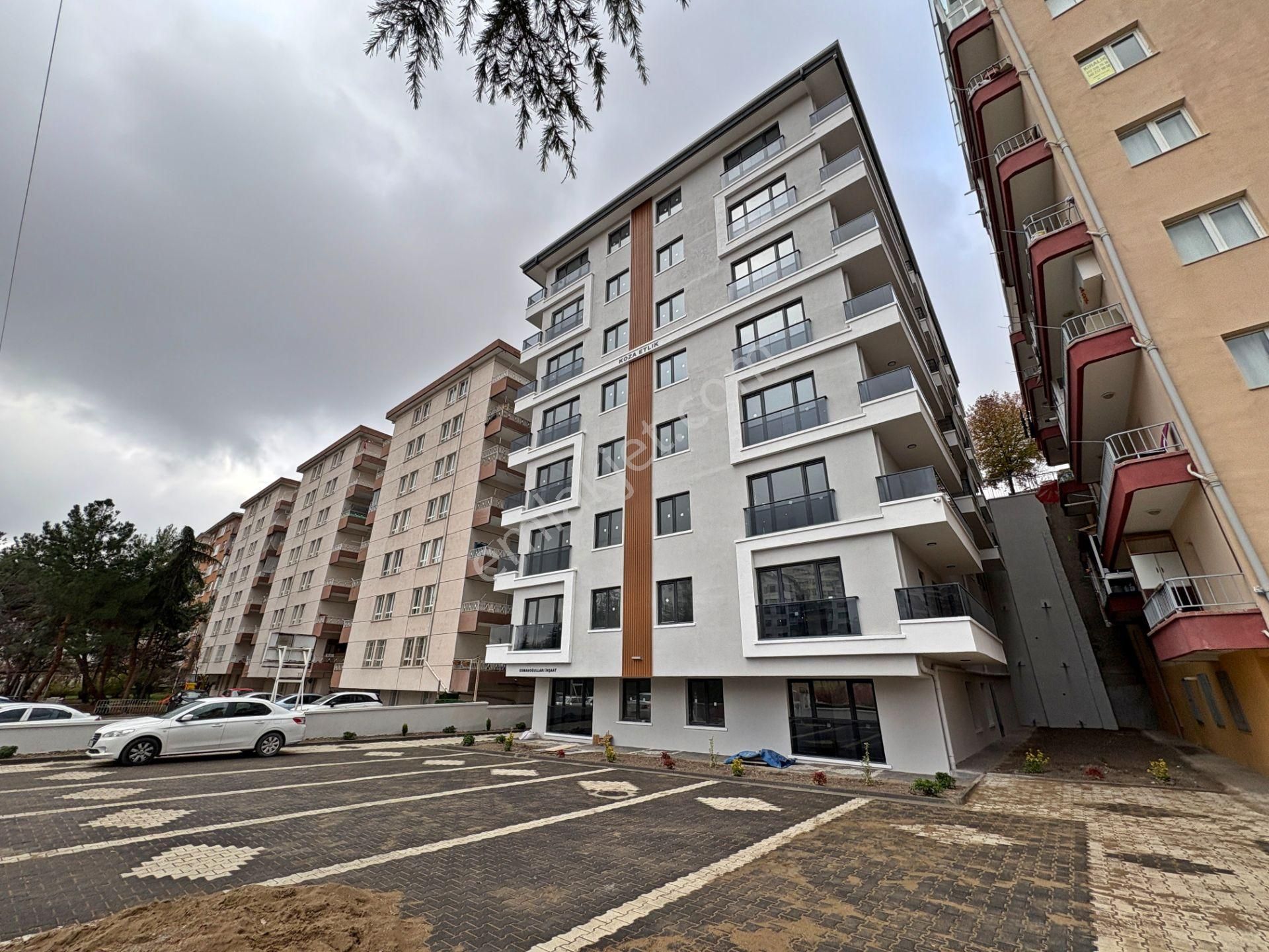 2+1 Sıfır Oturuma Hazır Etlik Merkezde Asansörlü İskanlı Fırsat - Görsel 2