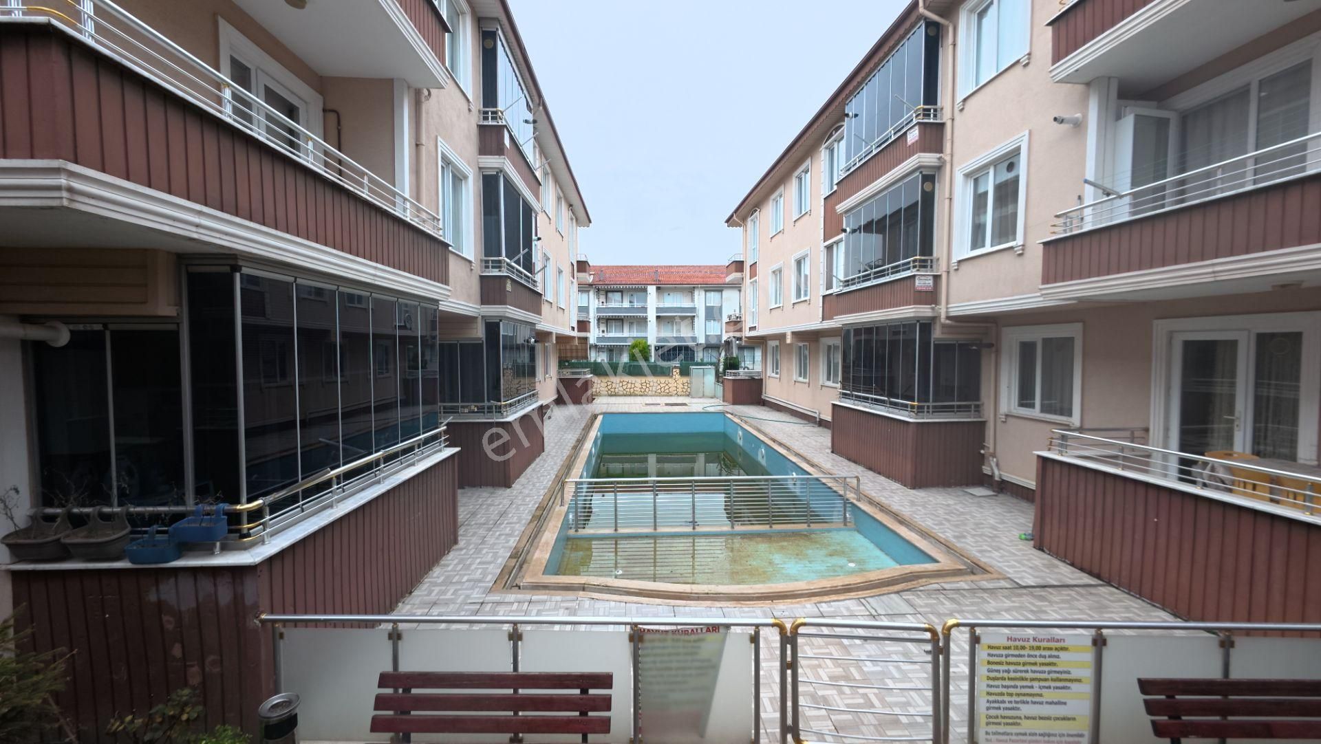 Sakarya Karasu'da Havuzlu Site İçerisinde Uygun Fiyatlı 2+1 Daire